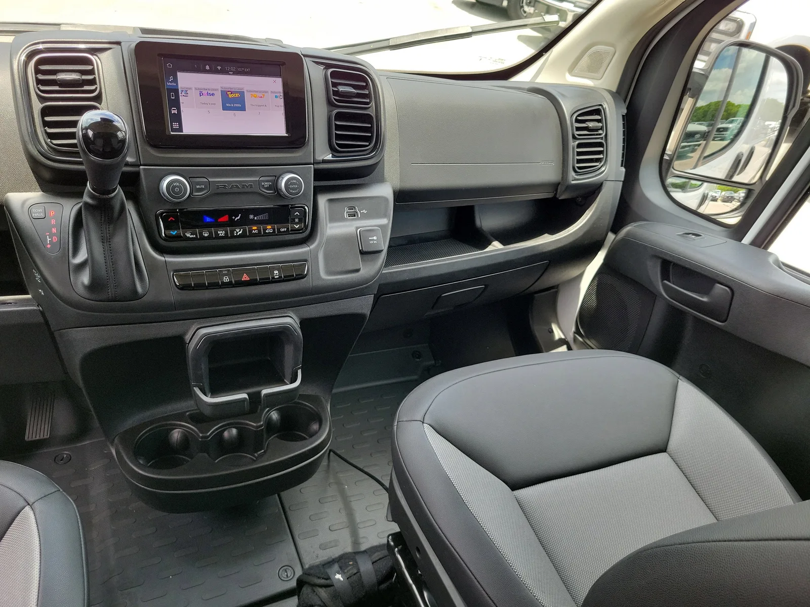 2026 RAM ProMaster Cargo Van Tradesman photo 16