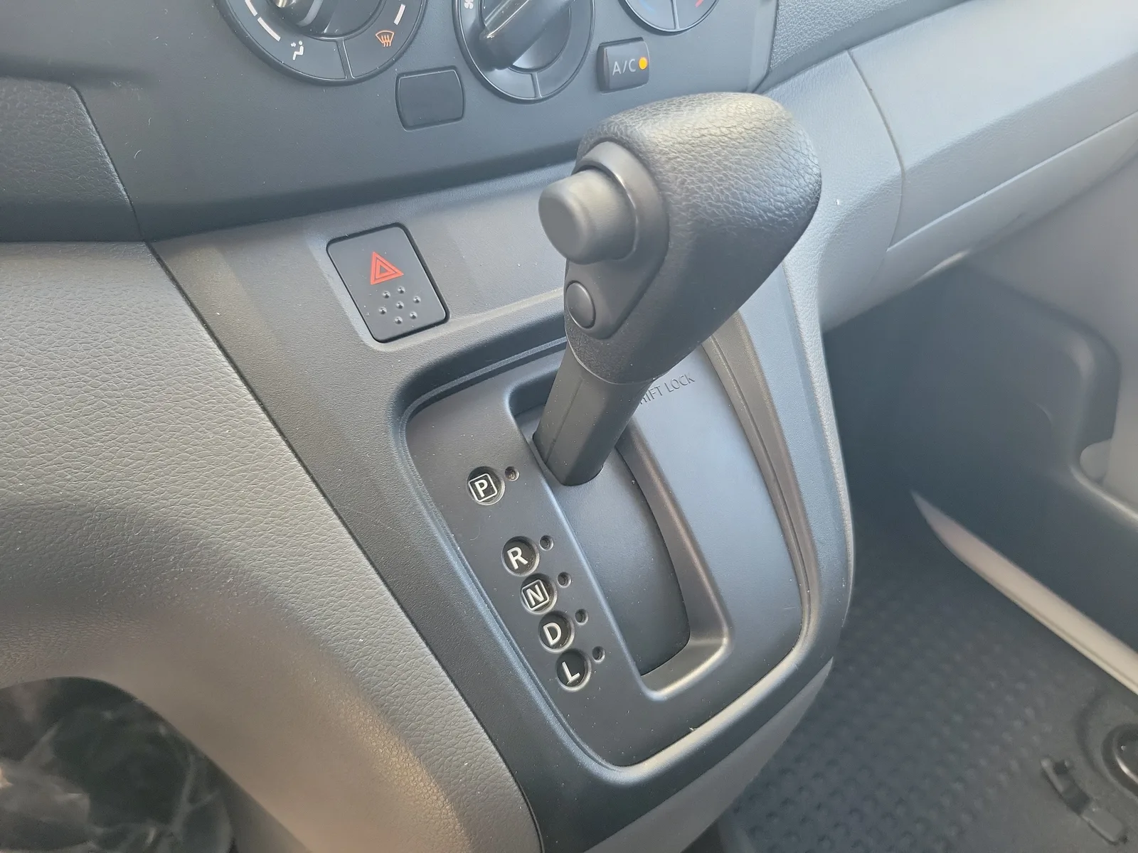 2020 Nissan NV200 Compact Cargo S photo 22