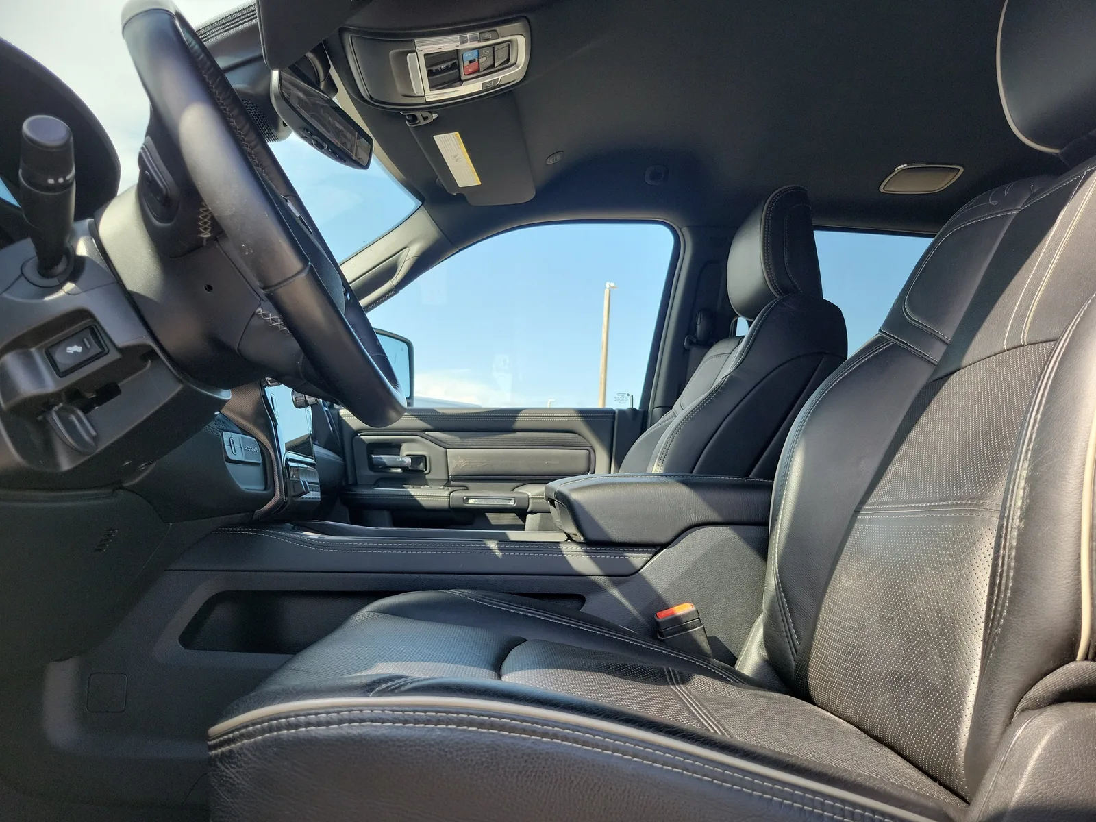 2024 RAM 3500 Limited 4WD Diesel photo 9
