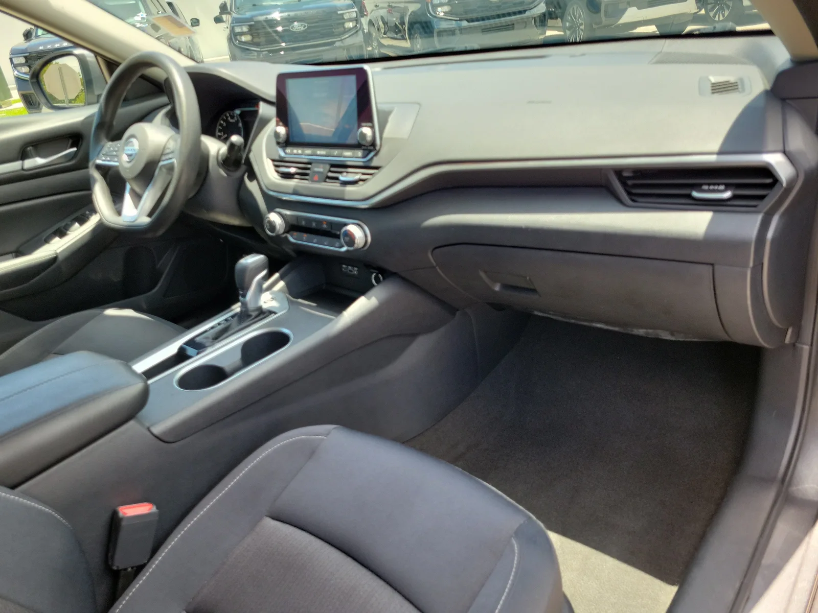 2022 Nissan Altima 2.5 SV photo 12