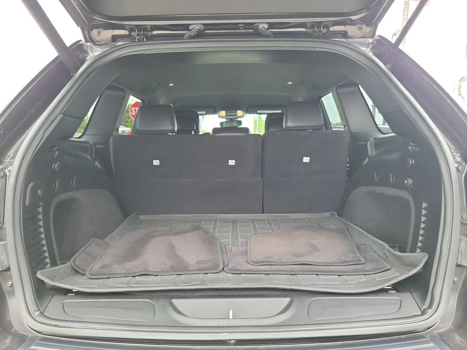 2019 Jeep Grand Cherokee Altitude photo 16