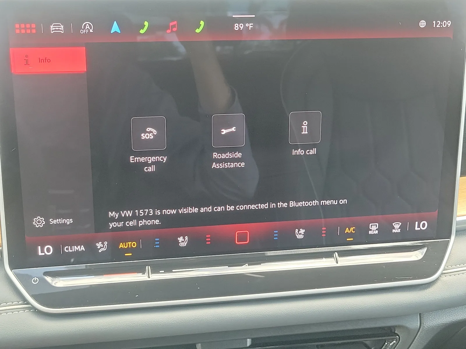 2025 Volkswagen Tiguan SEL R-Line photo 27