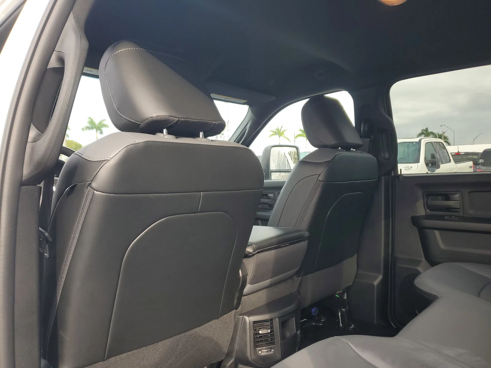 2024 RAM 3500 Tradesman 4WD photo 13
