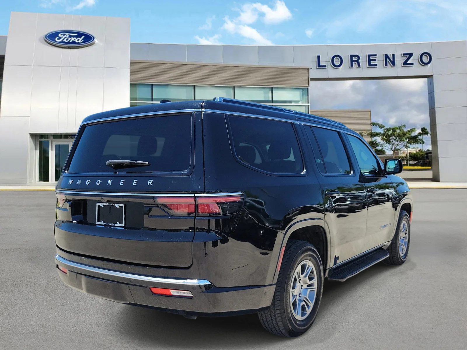 2023 Jeep Wagoneer Base photo 5