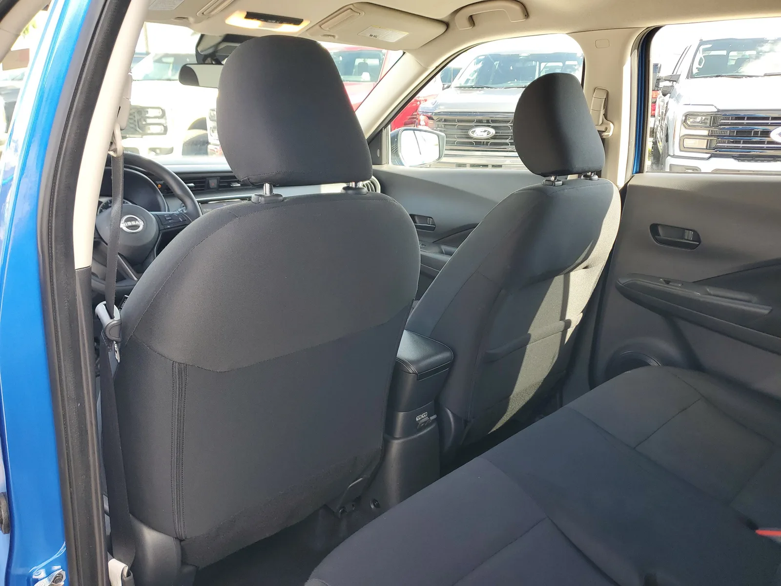 2023 Nissan Kicks S photo 13