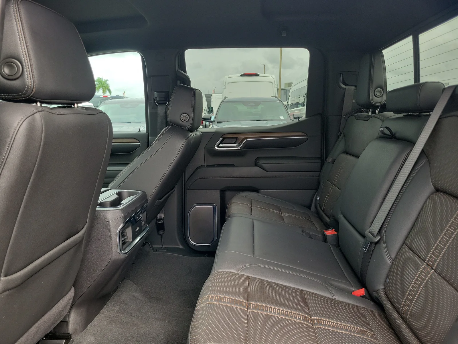 2024 Chevrolet Silverado 1500 High Country 4WD photo 14