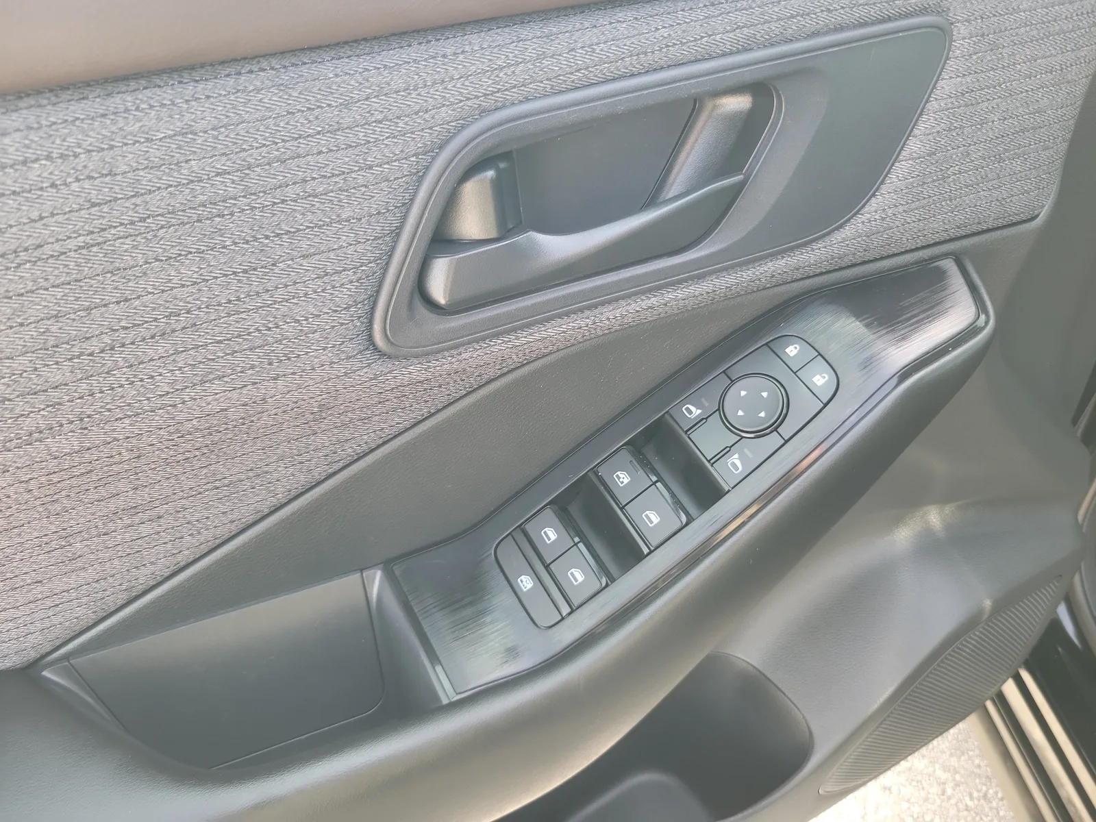 2023 Nissan Rogue S photo 26