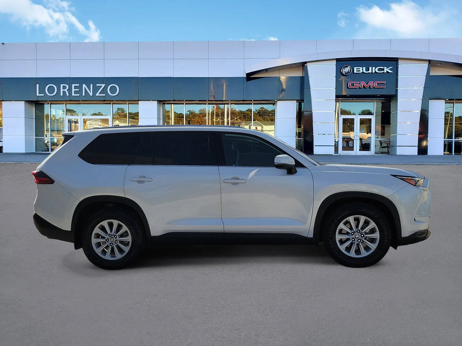 2025 Toyota Grand Highlander Hybrid XLE photo 3