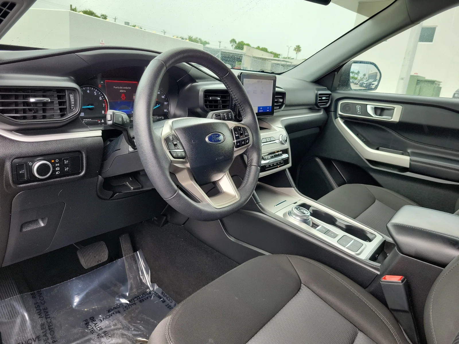 2024 Ford Explorer XLT photo 9