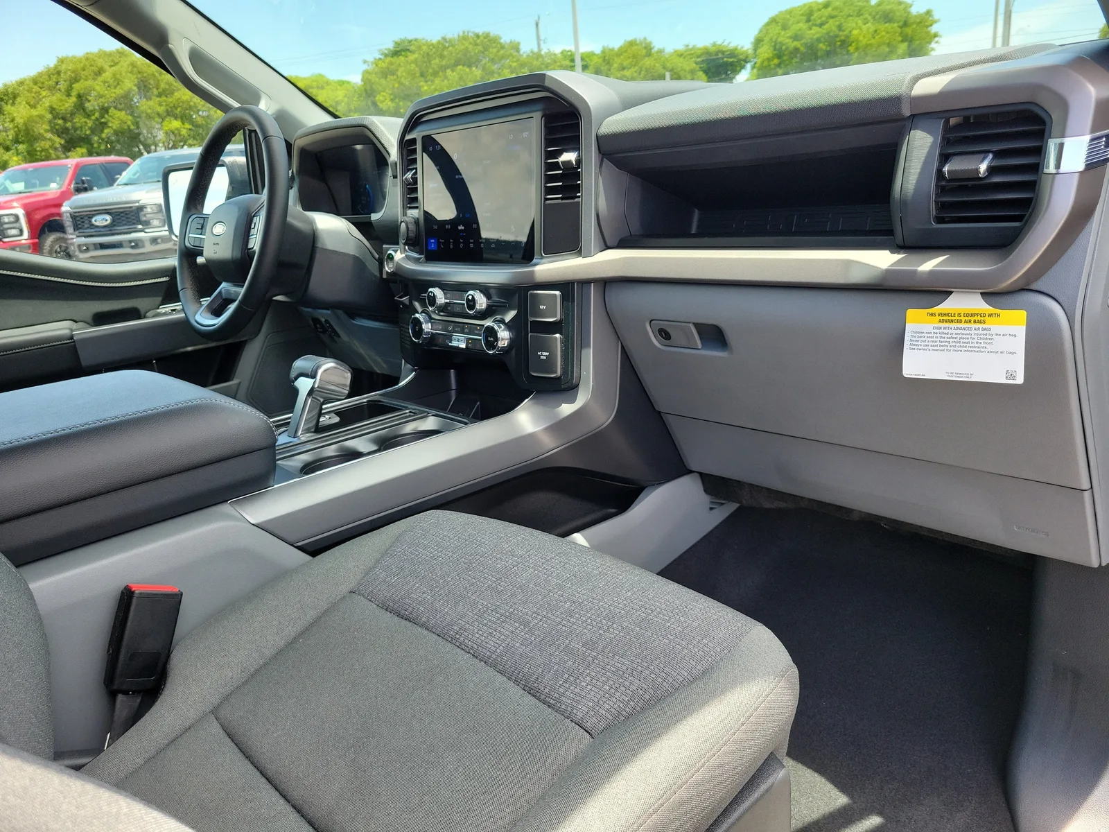 2025 Ford F-150 Lightning XLT 4WD photo 13