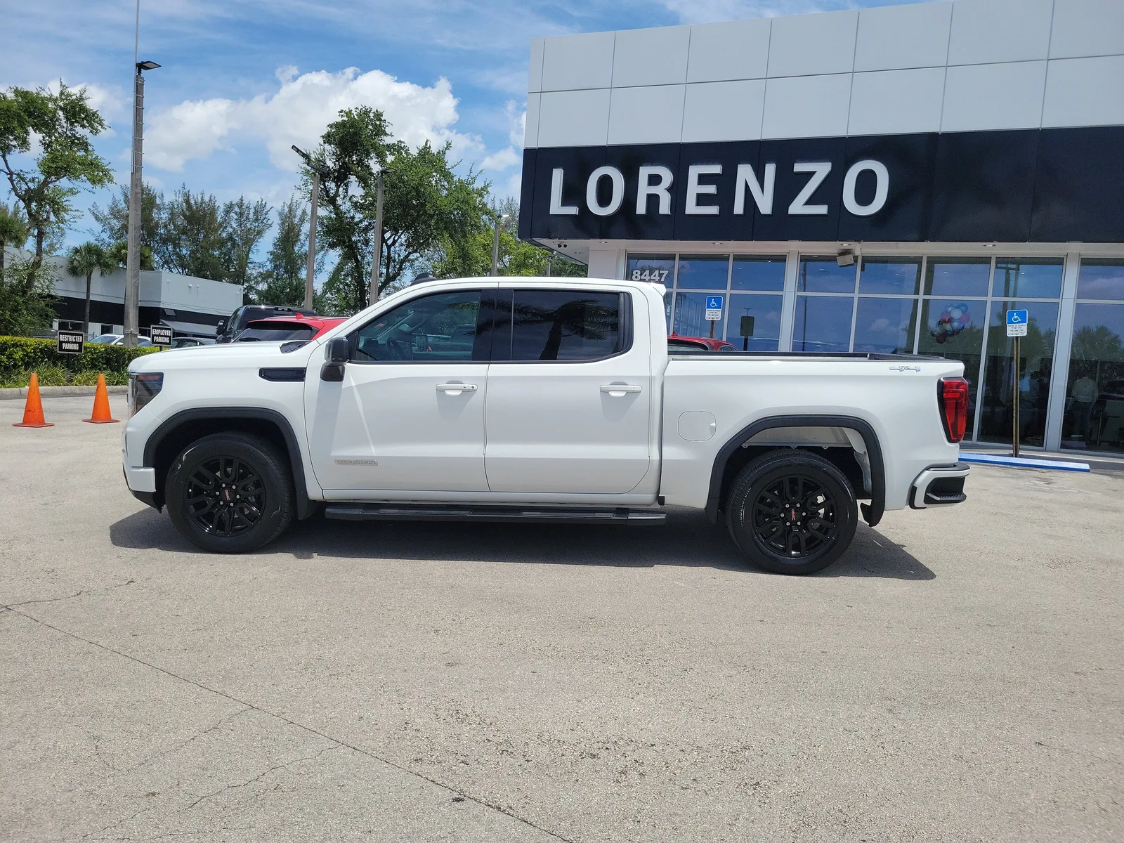 2023 GMC Sierra 1500 Elevation photo 8