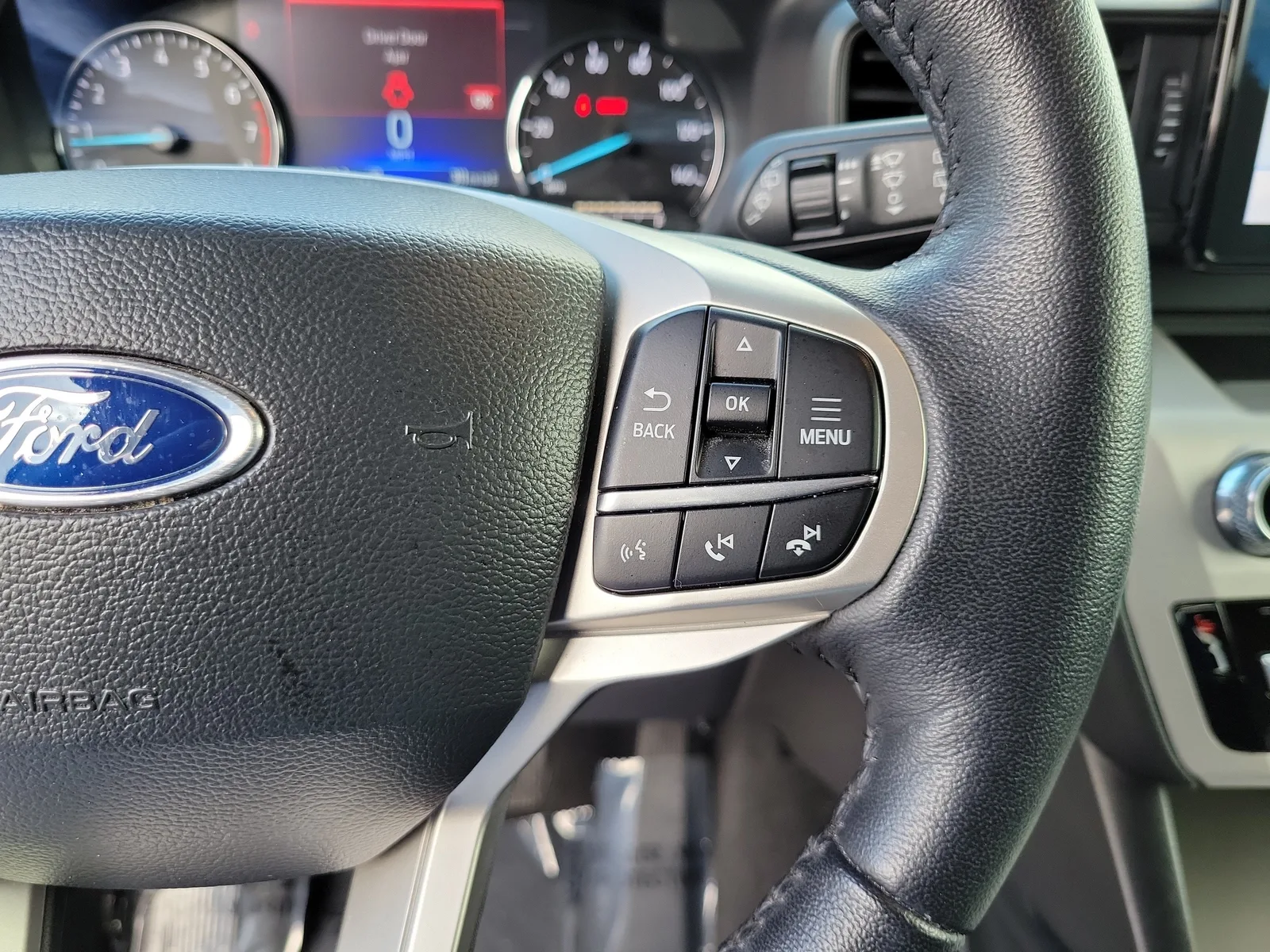2024 Ford Explorer XLT photo 22