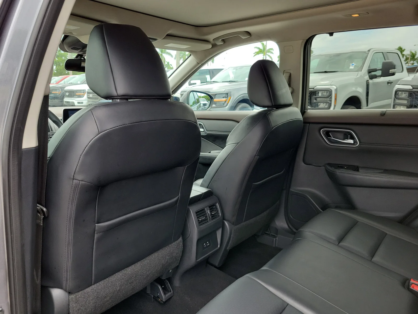 2021 Nissan Rogue SV photo 14