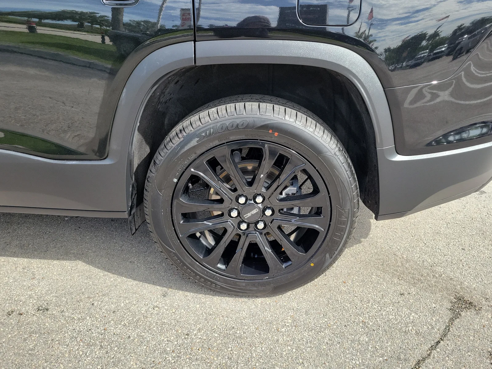 2023 GMC Acadia SLE photo 9
