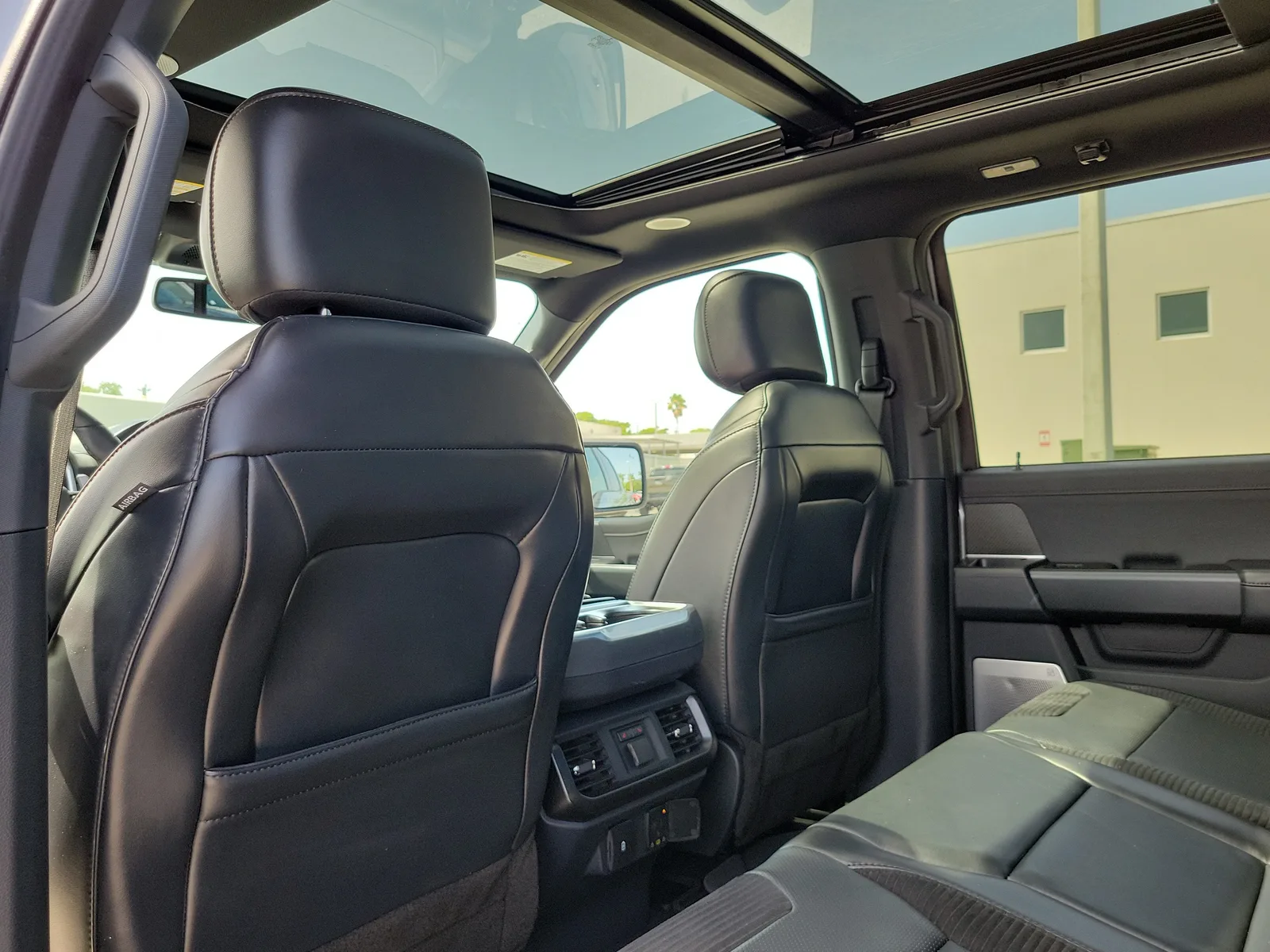 2022 Ford F-150 Raptor 4WD photo 15