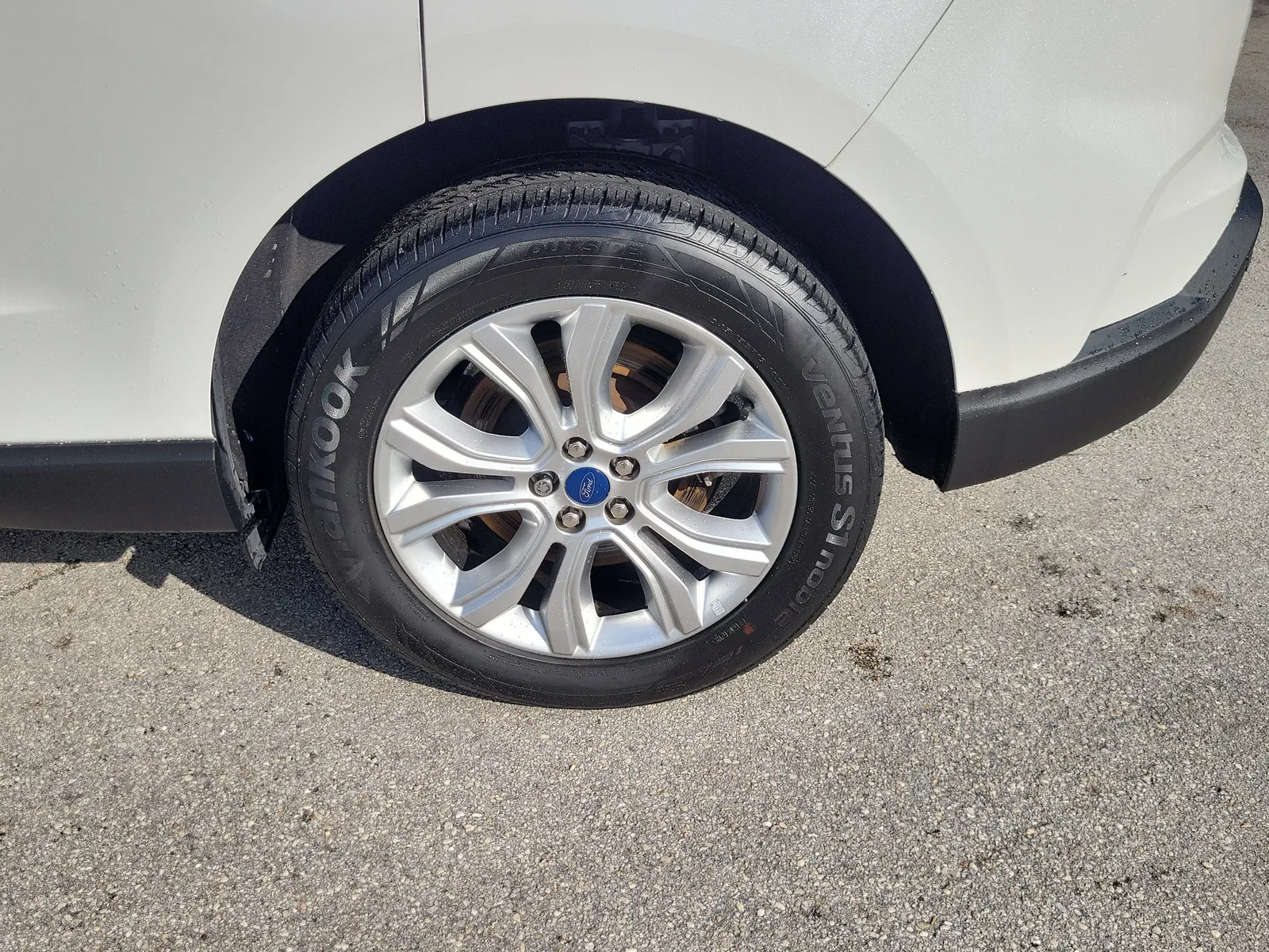 2022 Ford Edge Titanium 4WD photo 29