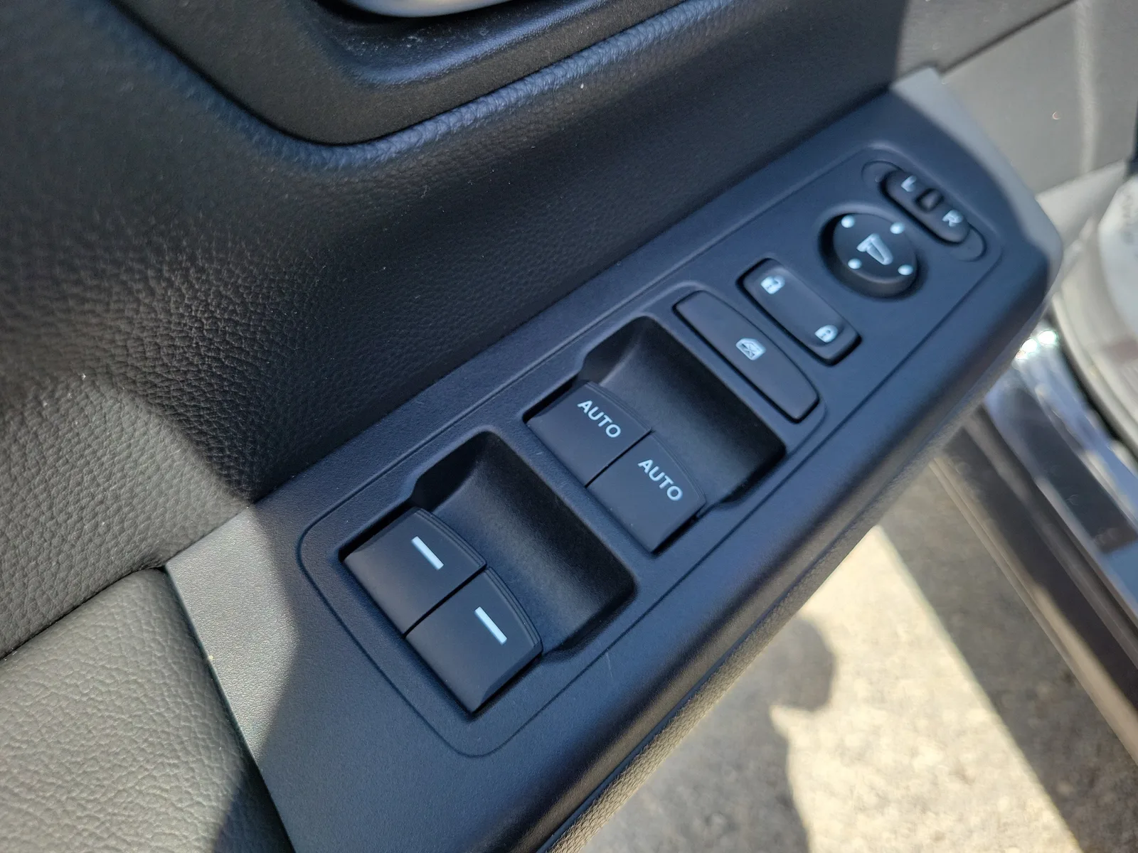2025 Honda CR-V Hybrid Sport photo 25