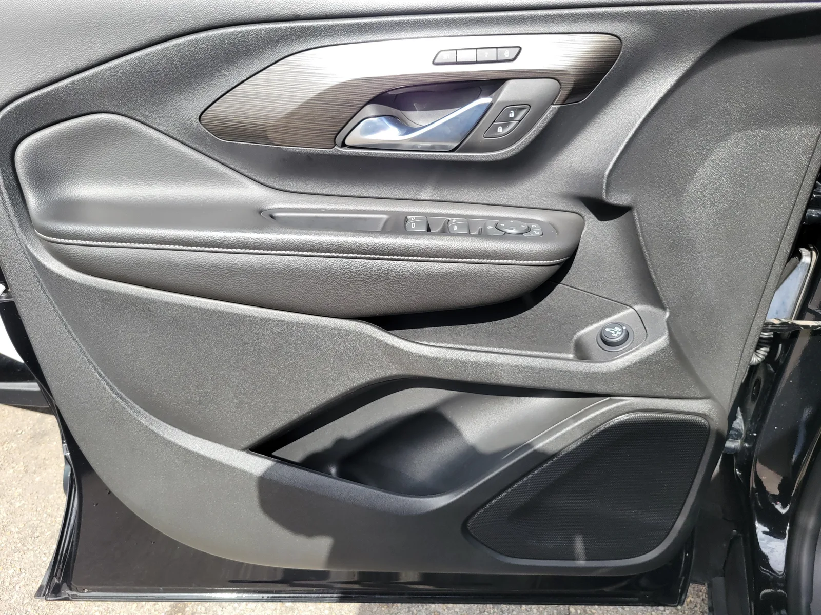 2023 GMC Terrain SLT photo 25