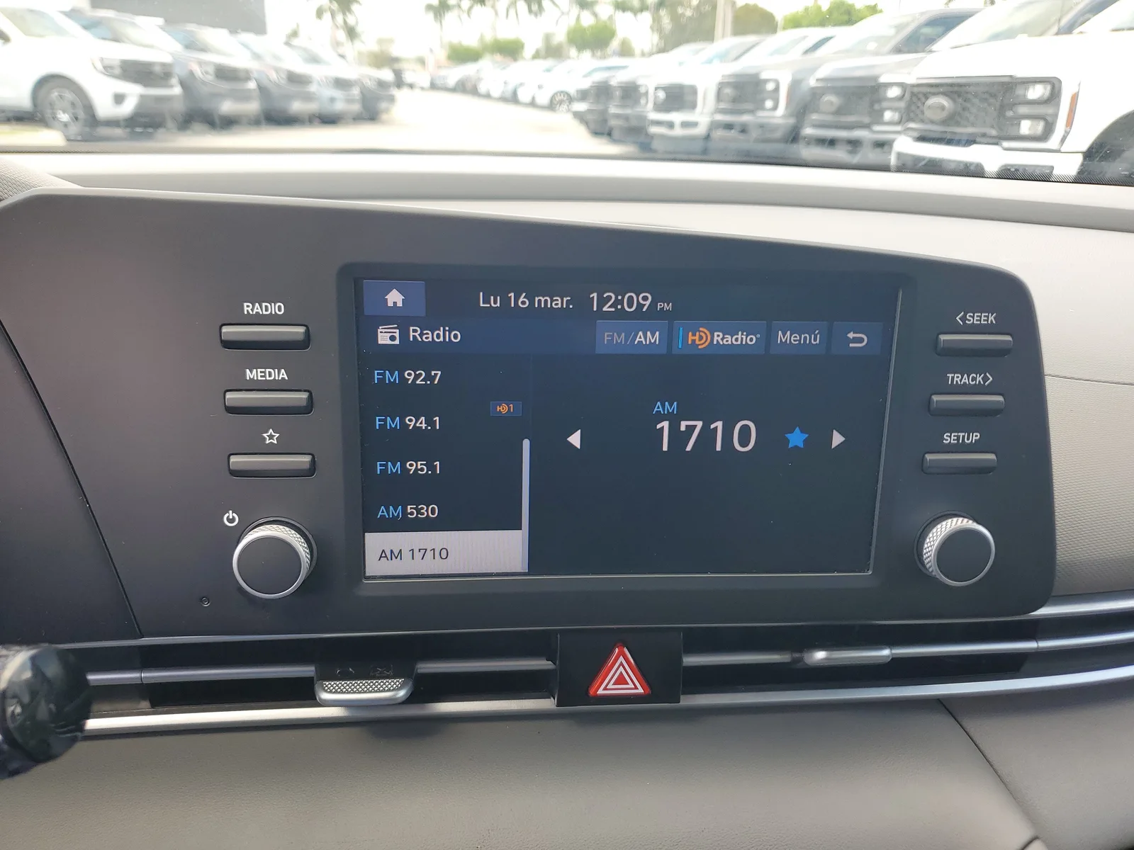 2024 Hyundai Elantra SE photo 21