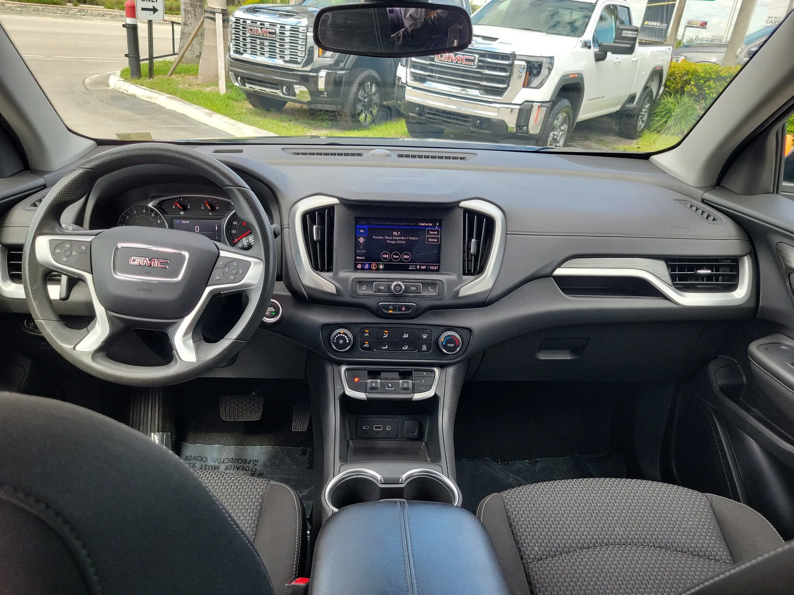 2023 GMC Terrain SLE photo 16