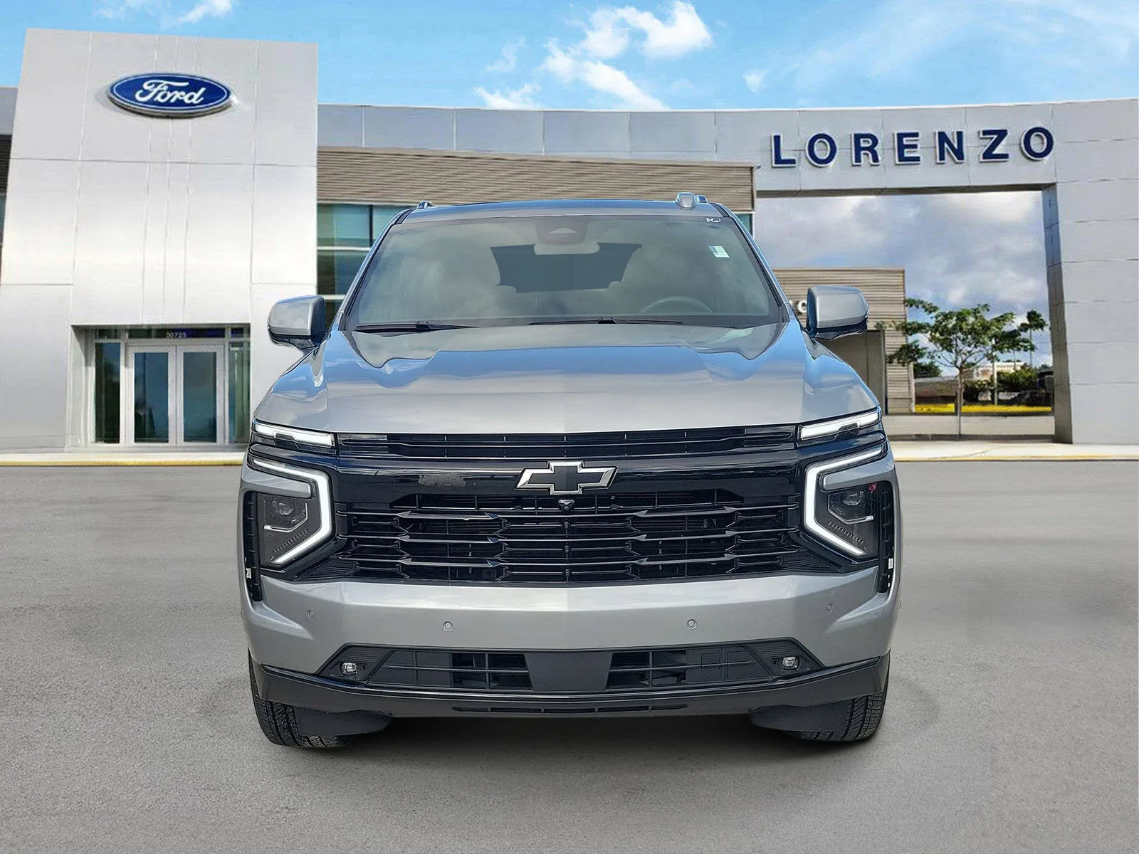 2025 Chevrolet Suburban RST Diesel photo 2