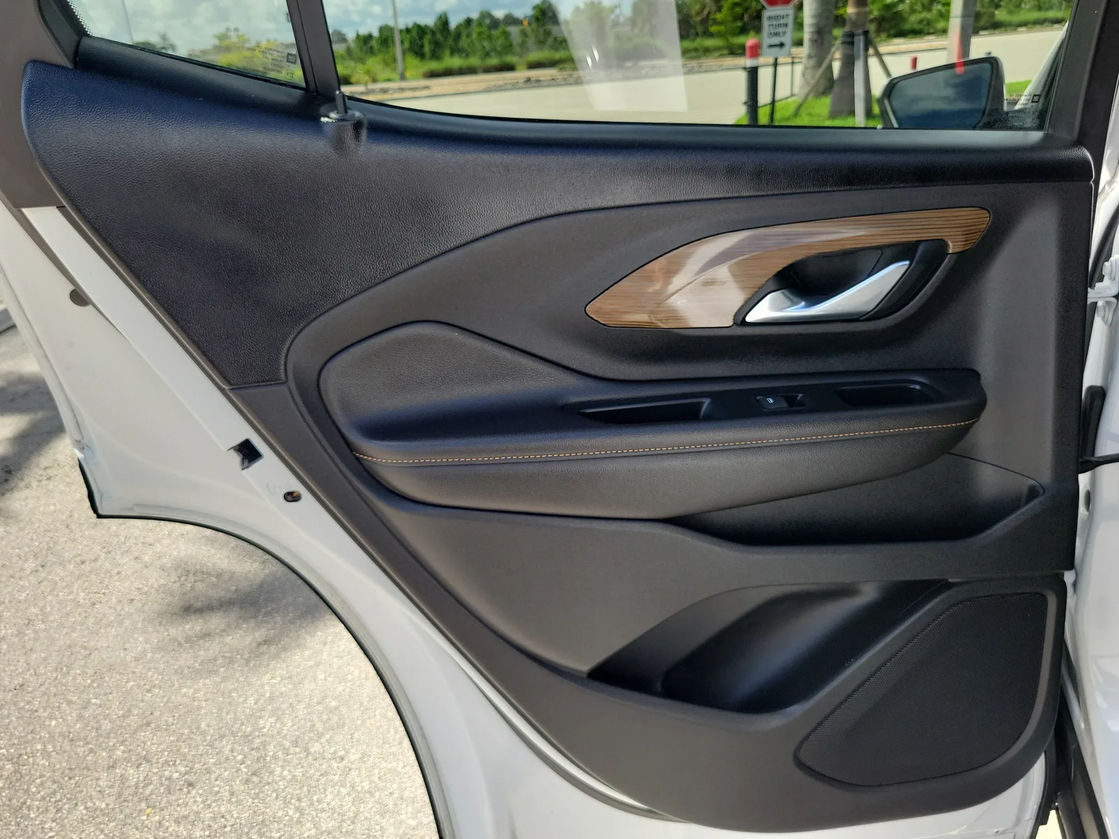 2020 GMC Terrain SLE photo 24