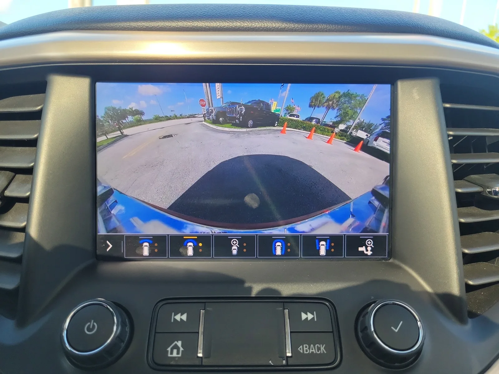 2020 GMC Acadia Denali photo 10