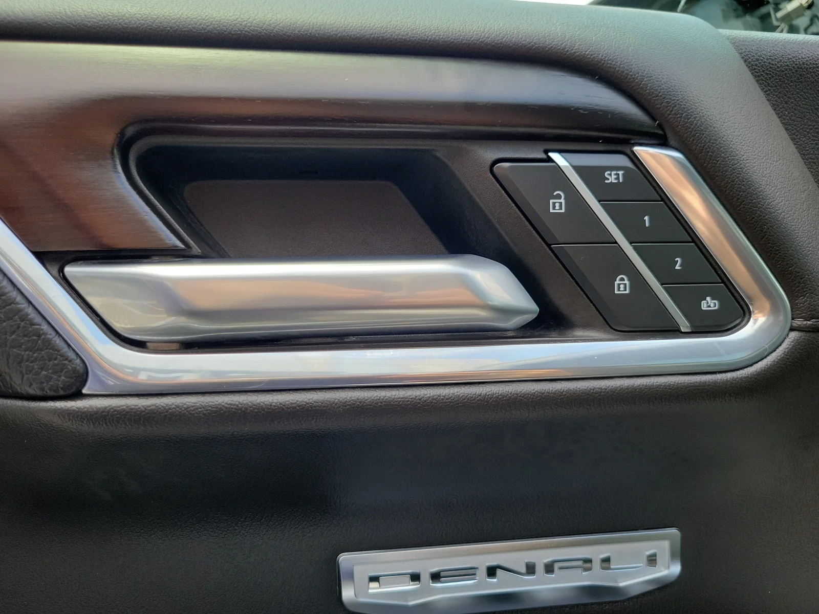 2024 GMC Sierra 1500 Denali photo 25