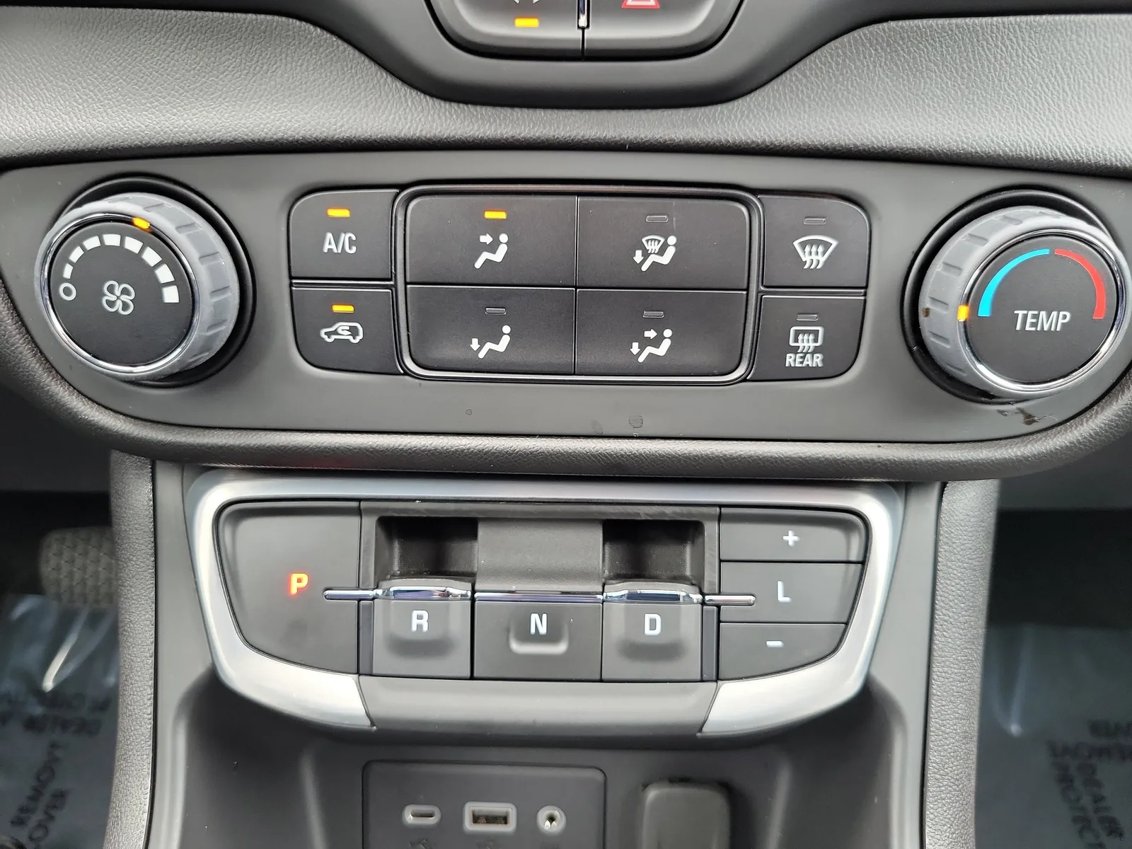 2024 GMC Terrain SLE photo 21