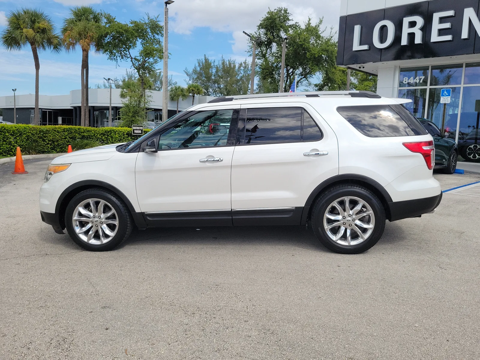 2013 Ford Explorer XLT photo 8