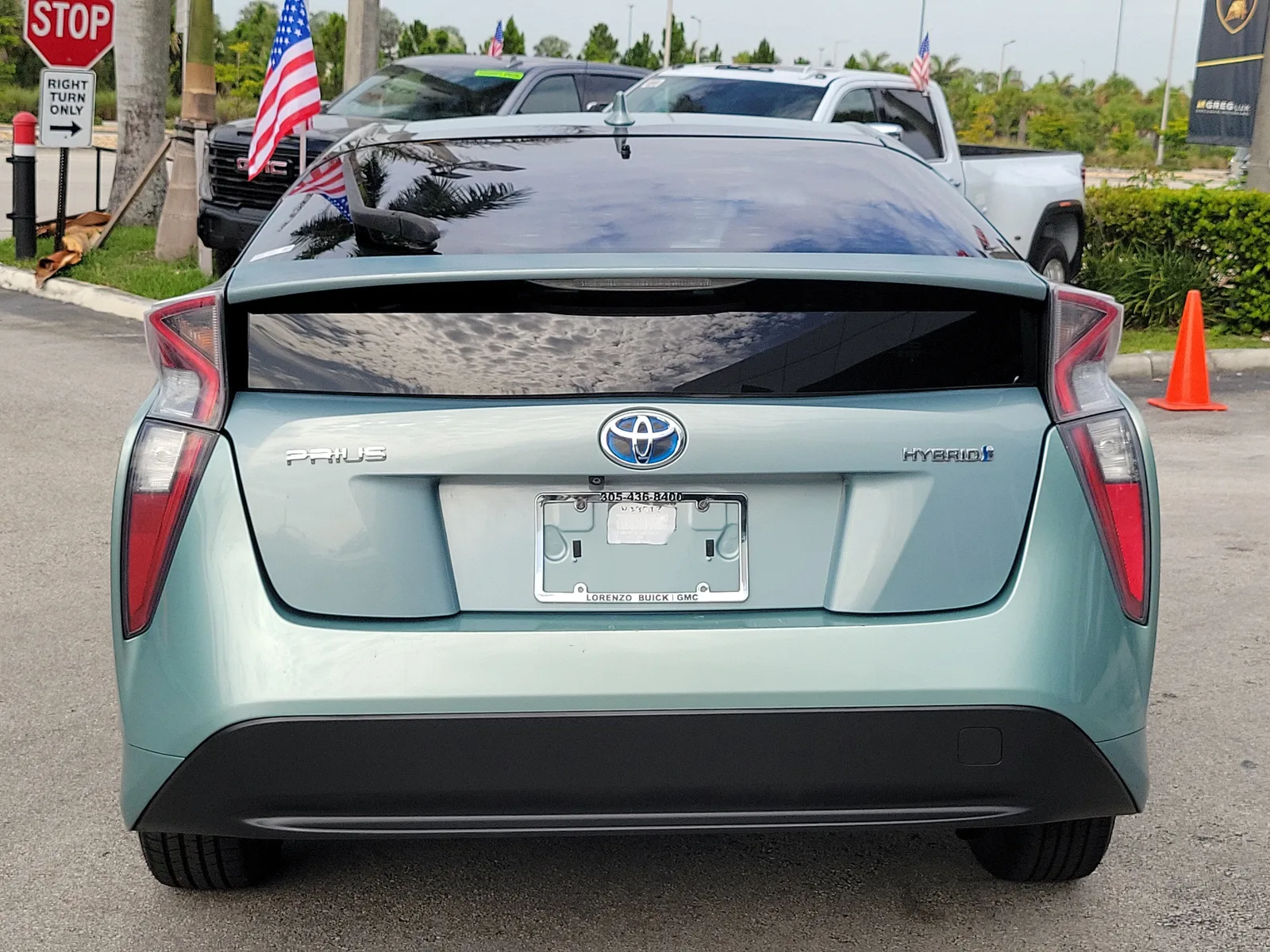 2016 Toyota Prius Two photo 6