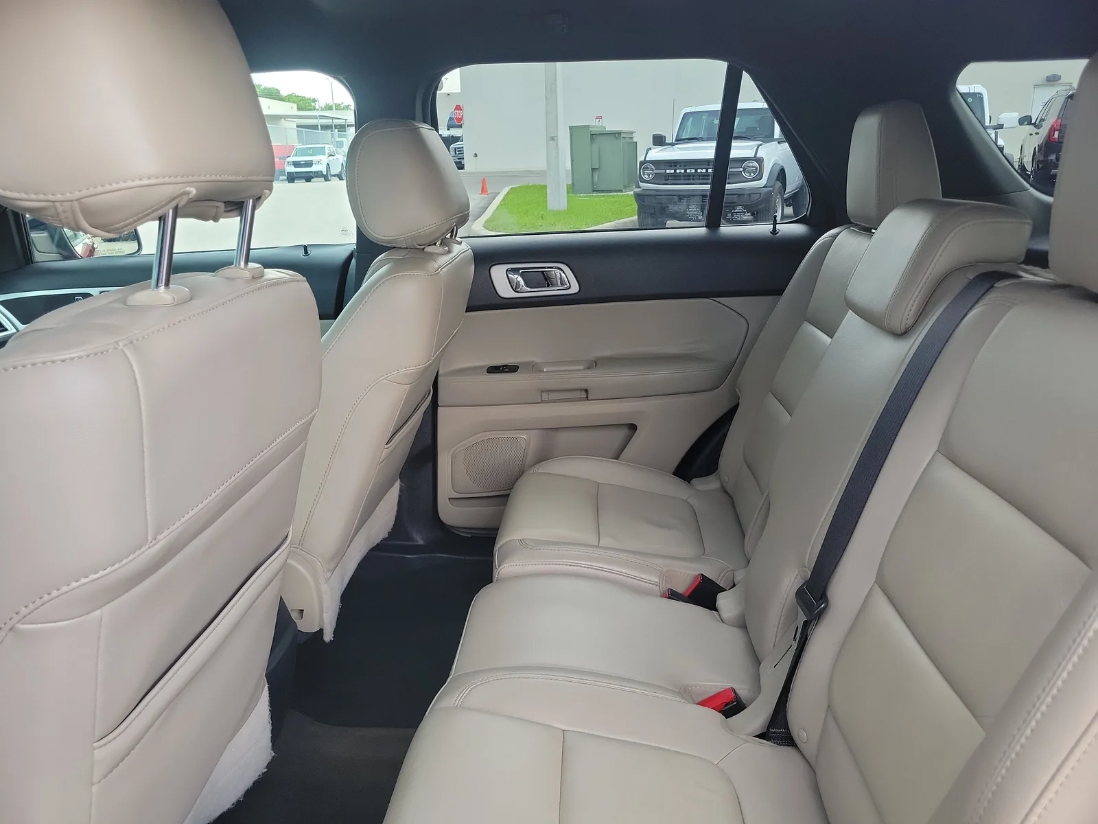 2014 Ford Explorer XLT photo 19