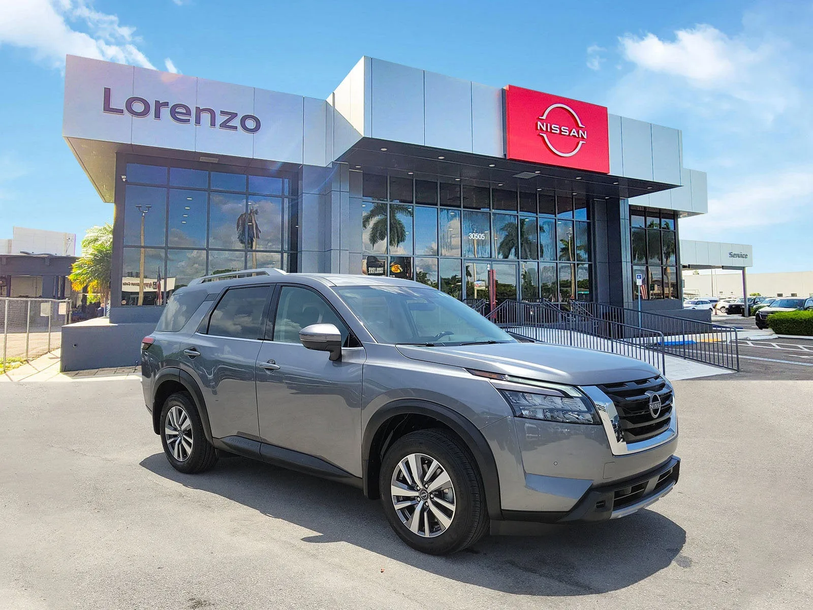 2025 Nissan Pathfinder SL photo 3