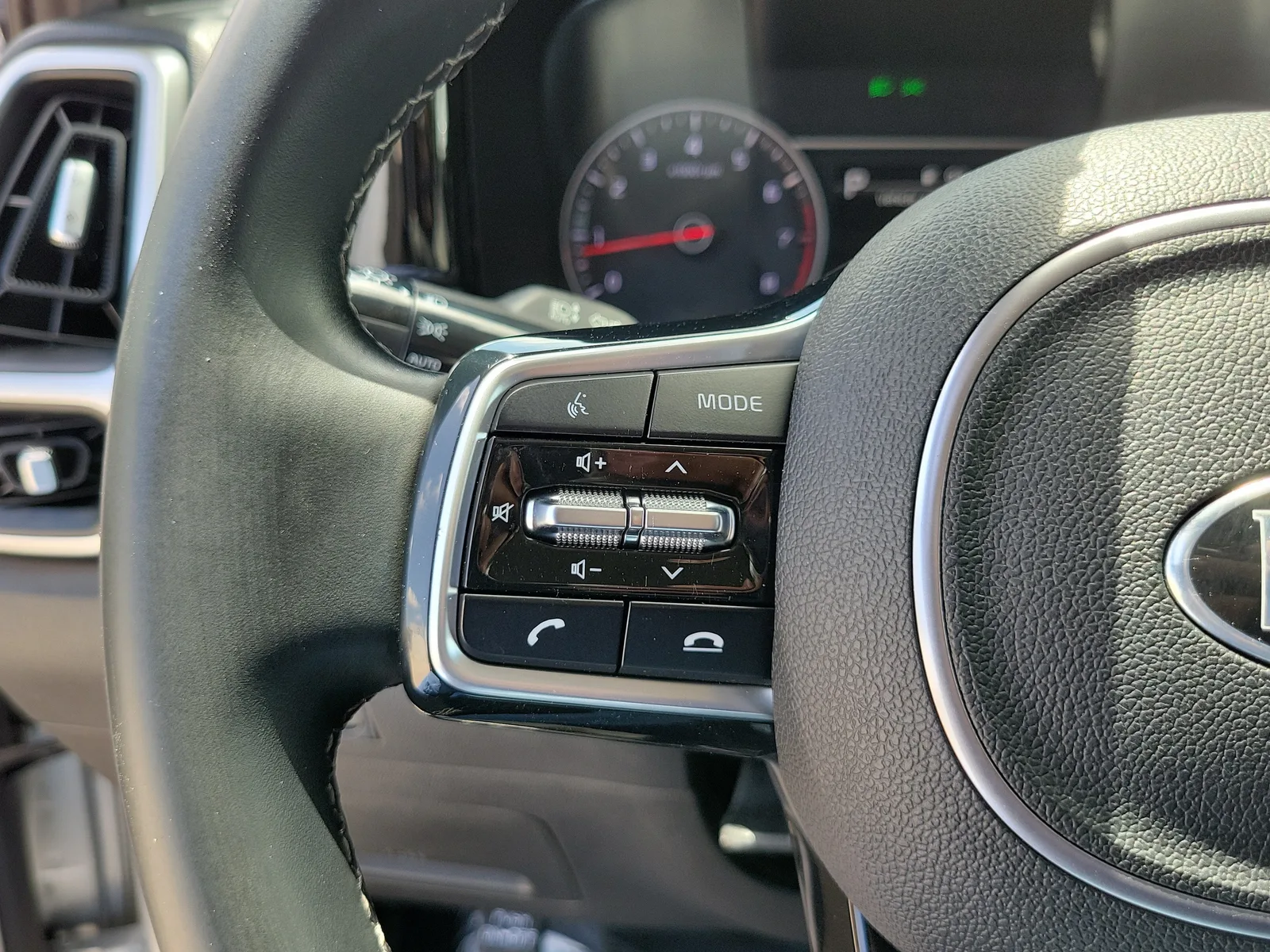 2021 Kia Sorento S photo 27