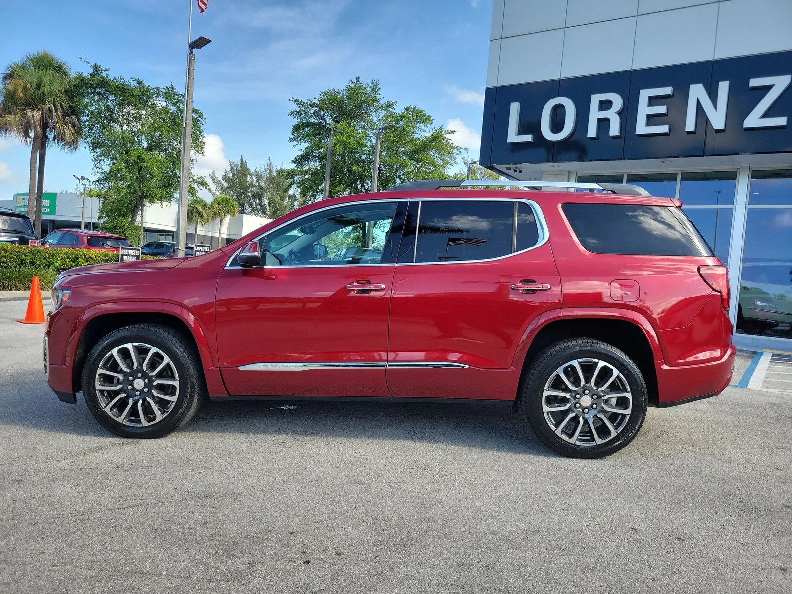 2020 GMC Acadia Denali photo 8