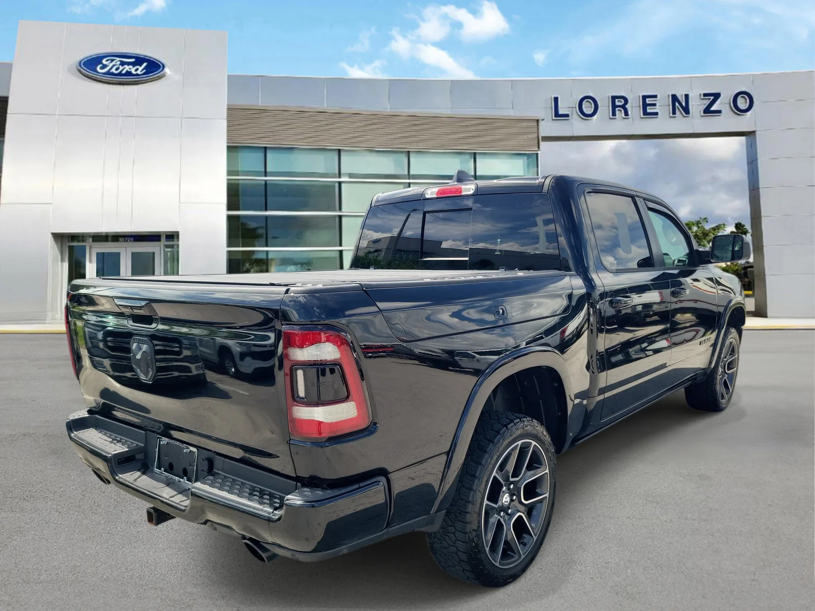 2019 RAM 1500 Laramie 4WD photo 5