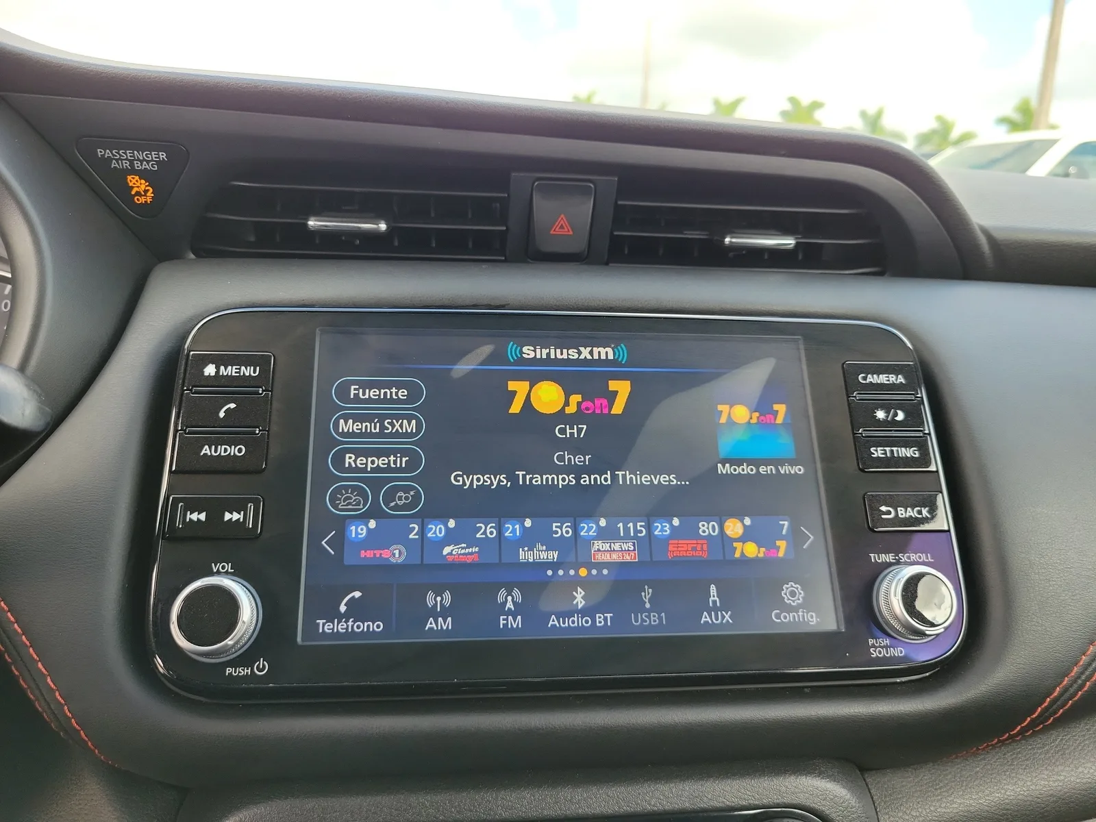 2023 Nissan Kicks SR photo 22