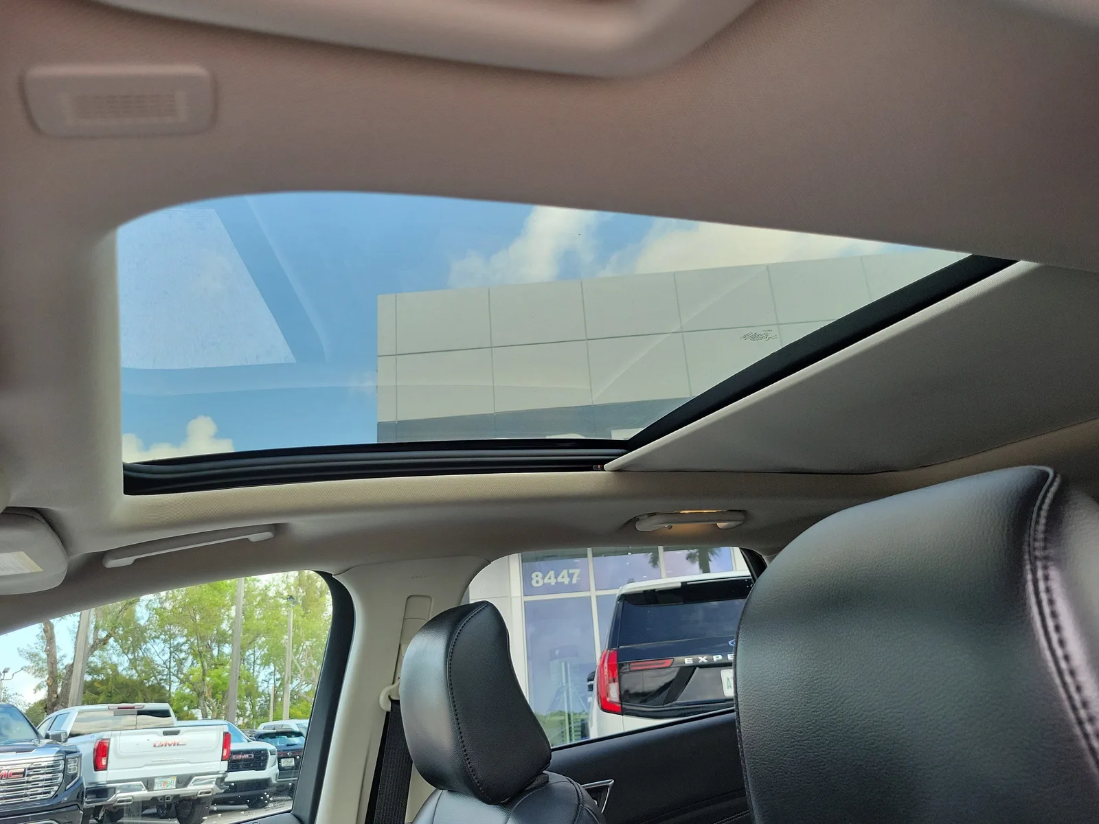 2022 Ford Edge Titanium 4WD photo 11