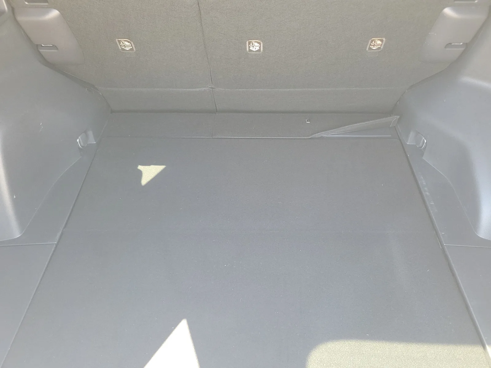2019 Toyota RAV4 LE photo 16