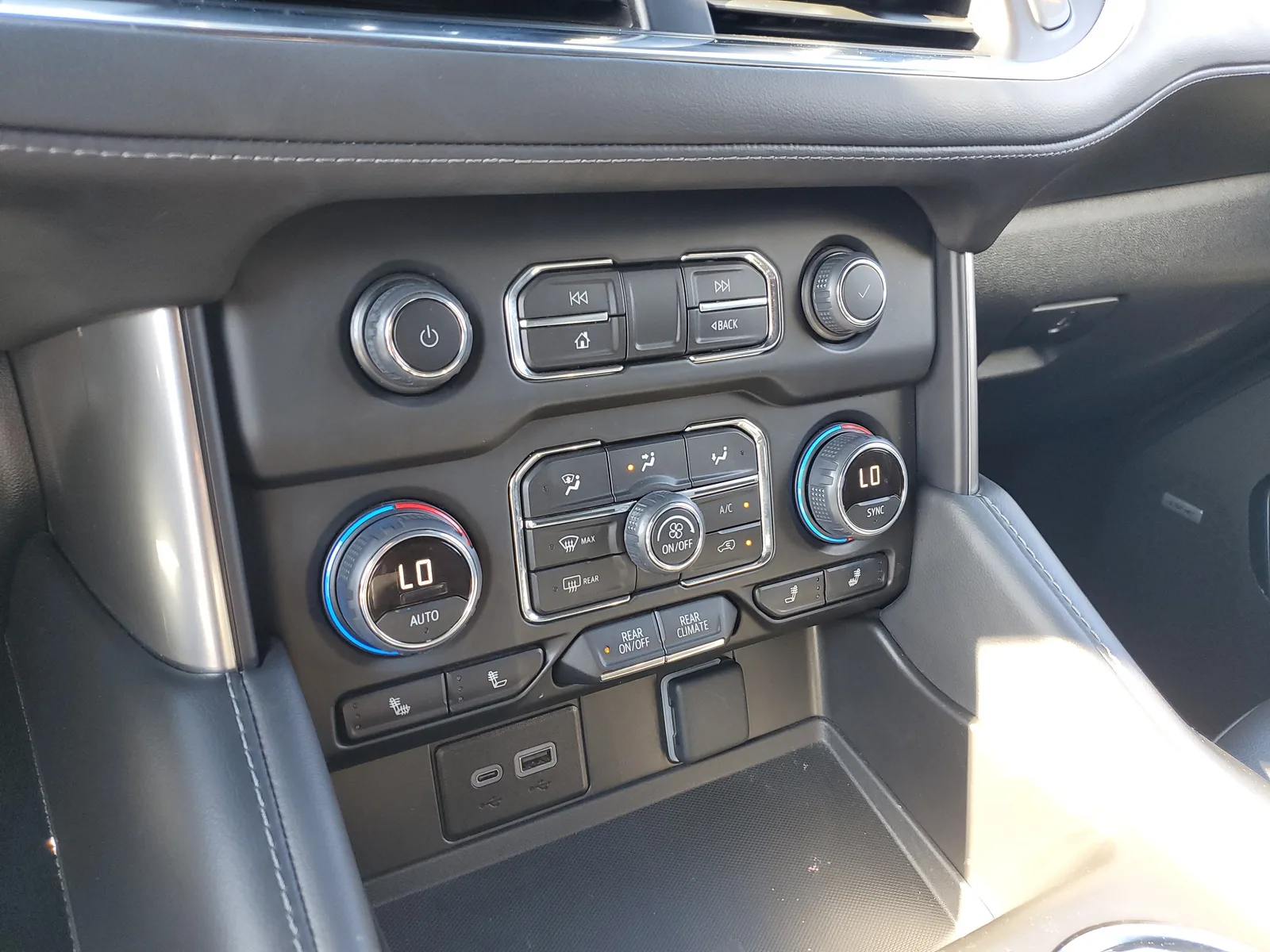 2023 Chevrolet Tahoe Z71 photo 32