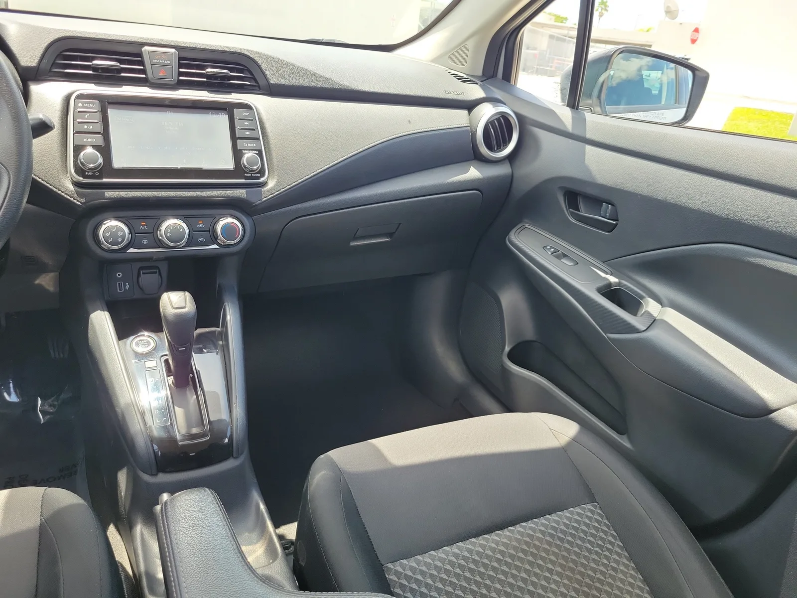 2021 Nissan Versa S photo 14