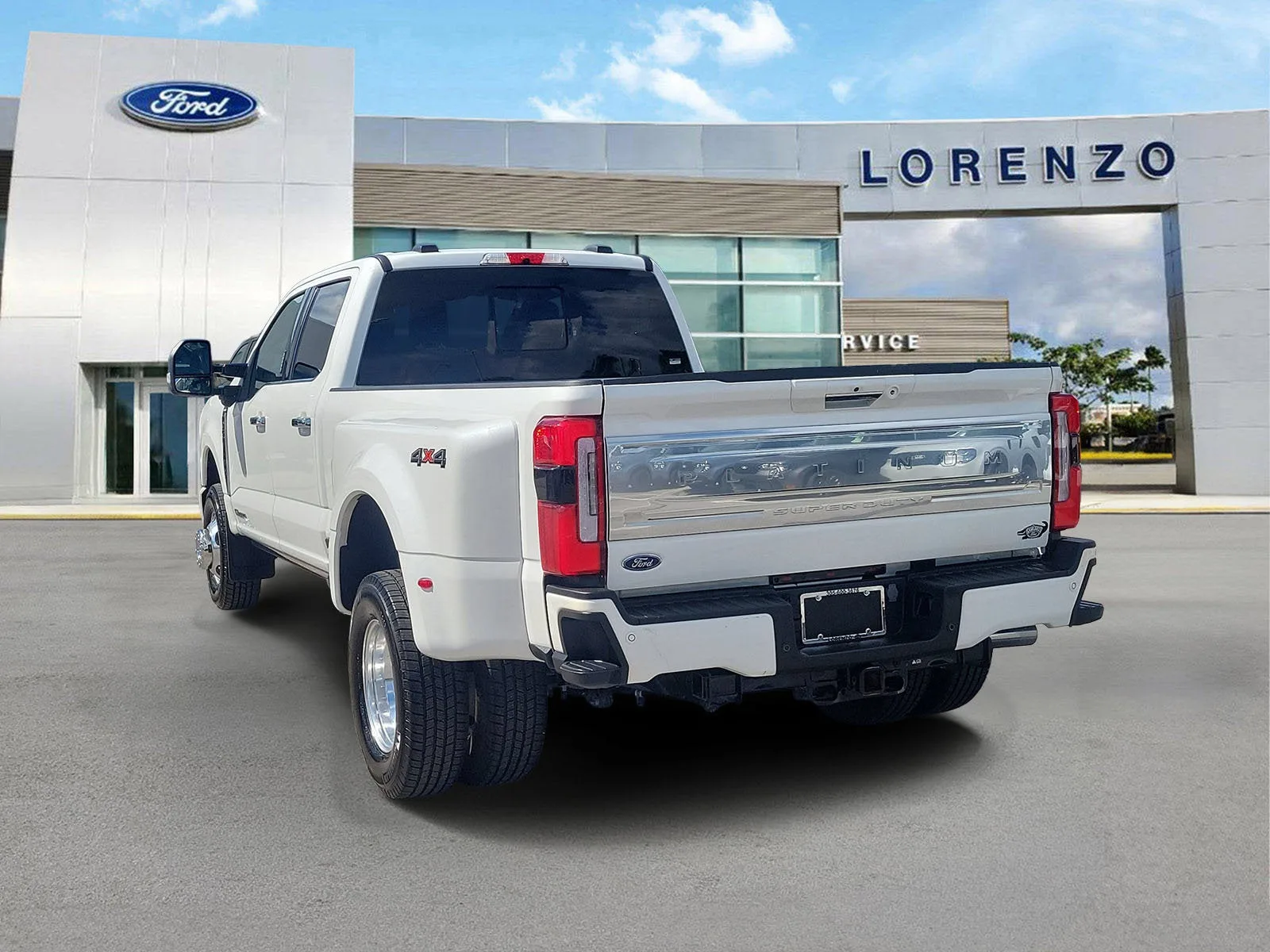 2024 Ford Super Duty F-350 DRW Platinum 4WD photo 7