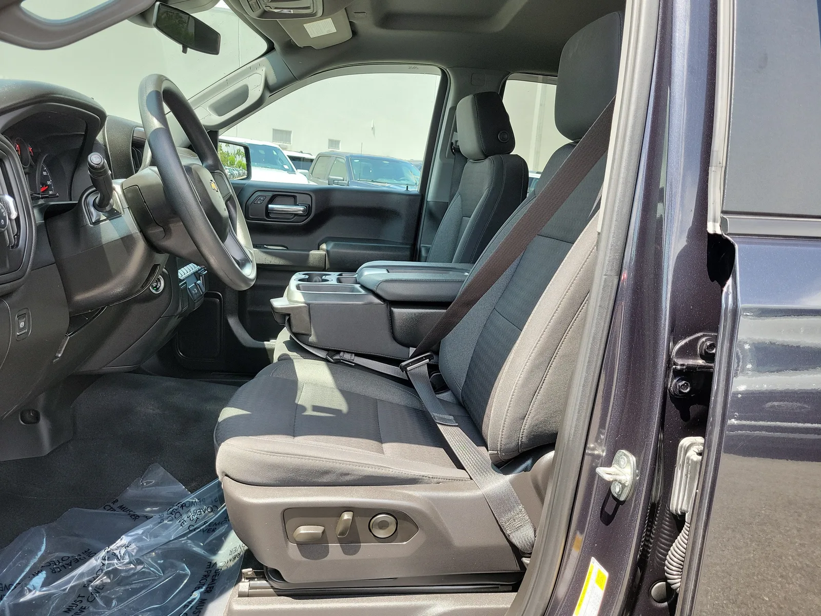 2023 Chevrolet Silverado 1500 Custom photo 11