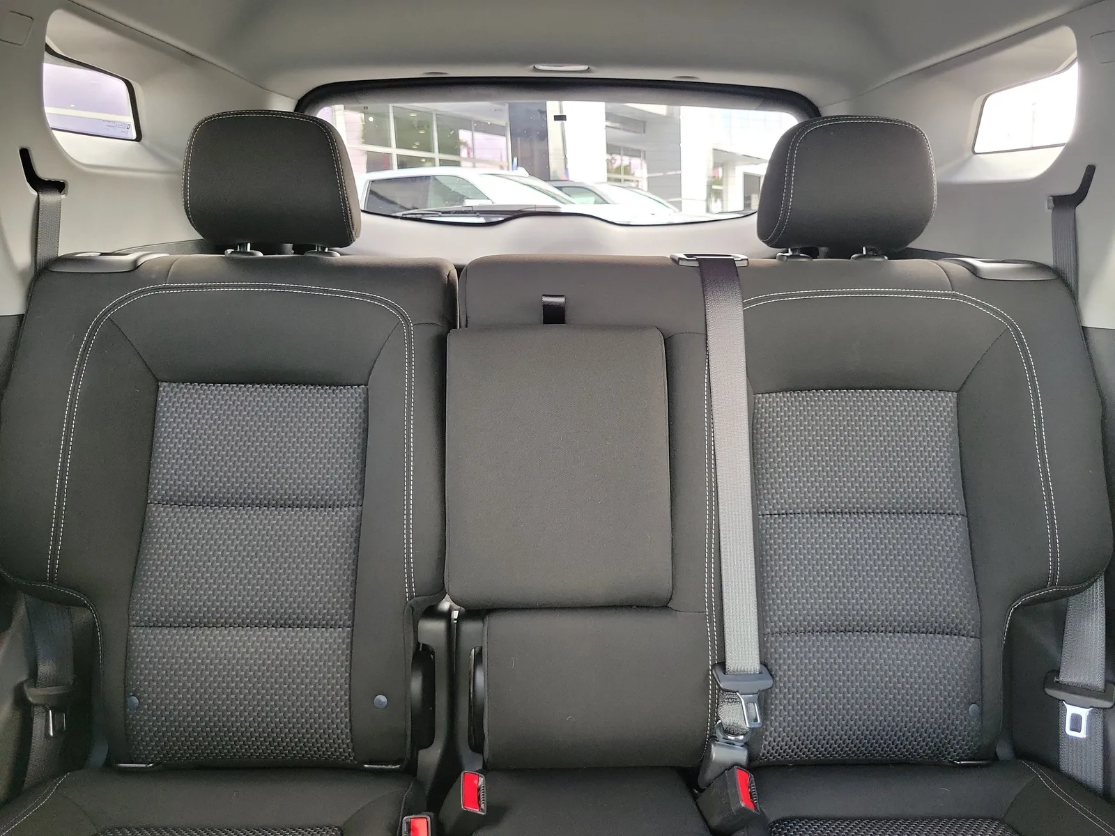 2024 GMC Terrain SLE photo 16