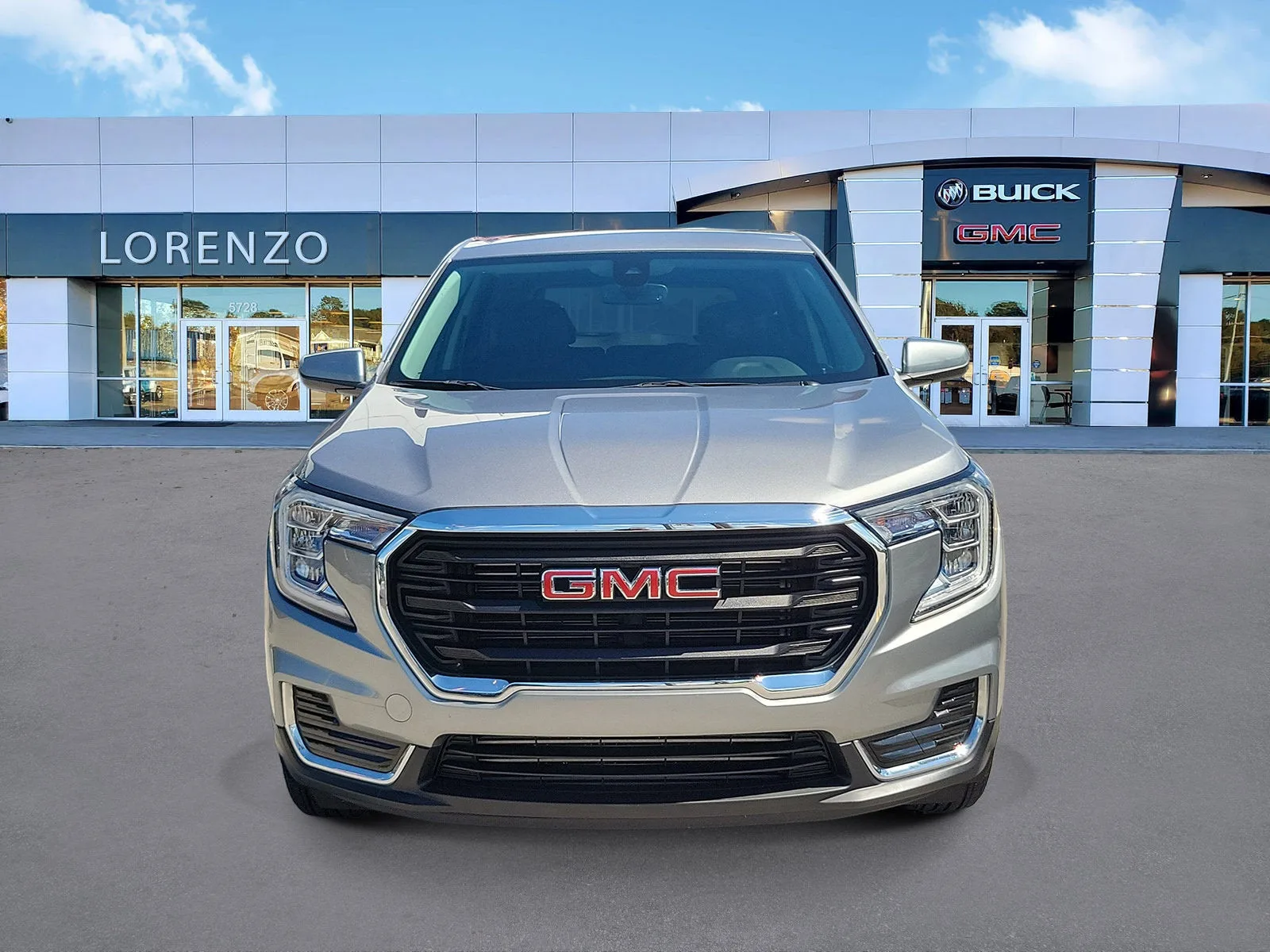2024 GMC Terrain SLE photo 2