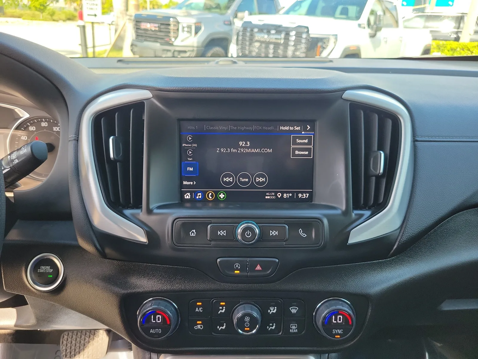 2024 GMC Terrain SLE photo 18