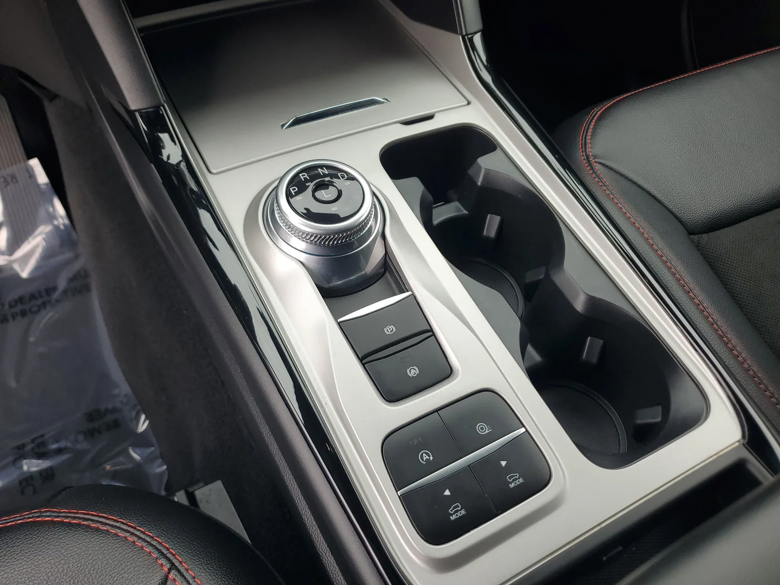 2023 Ford Explorer ST-Line photo 27
