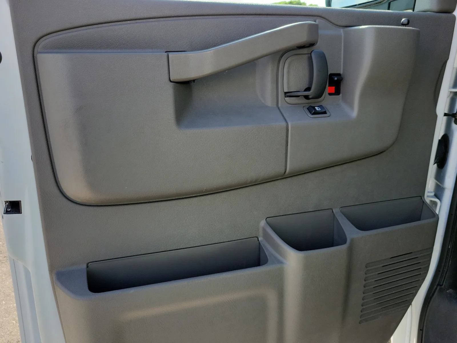 2025 Chevrolet Express Cargo Van Work Van photo 25