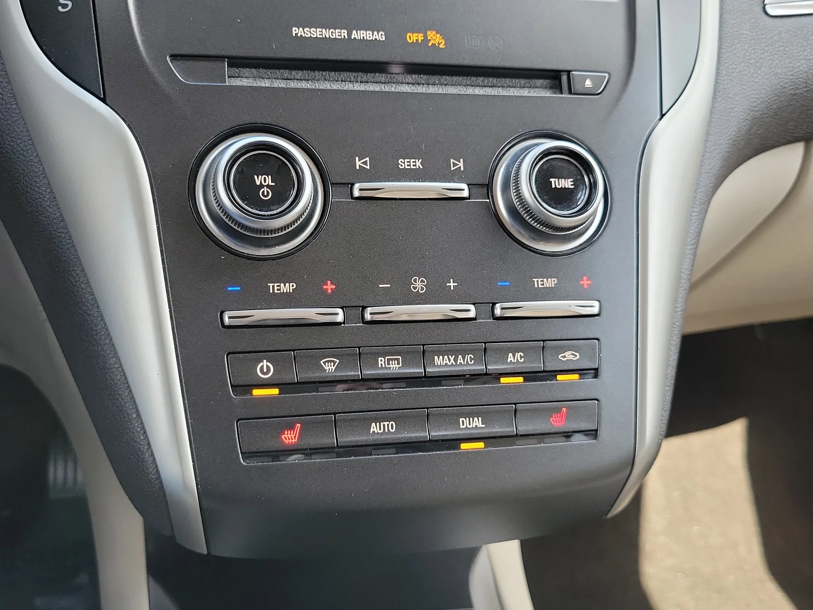 2019 Lincoln MKC Standard photo 25