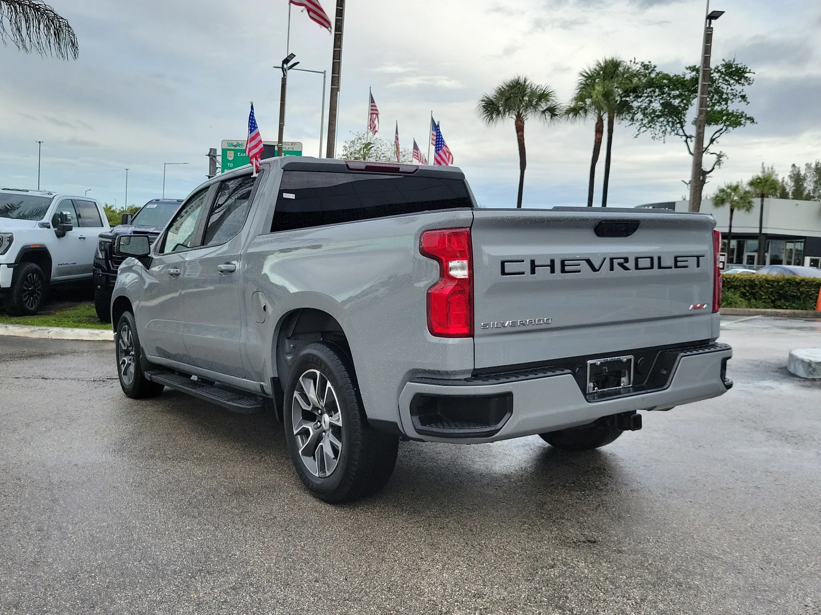 2024 Chevrolet Silverado 1500 RST photo 7